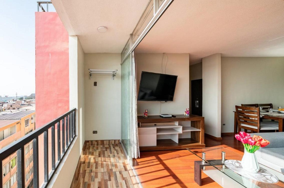 Apartamentos Estela En Alameda Colonial - 5Km Aeropuerto Jorge Chavez Lima Zewnętrze zdjęcie