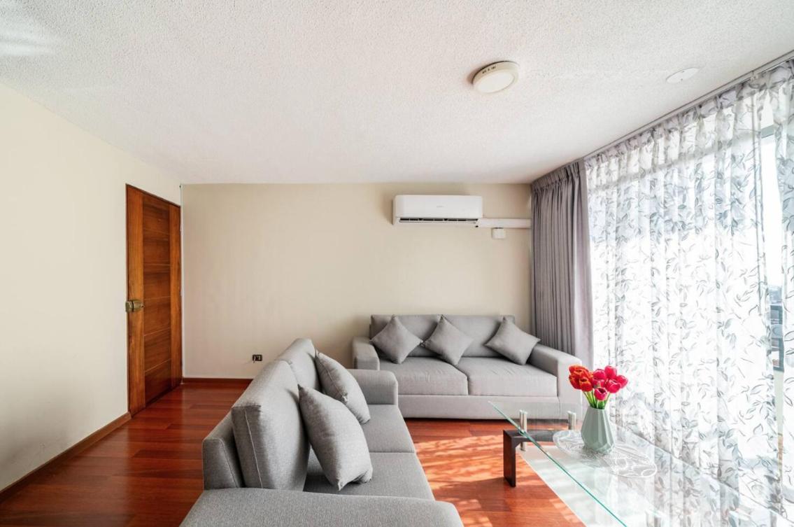 Apartamentos Estela En Alameda Colonial - 5Km Aeropuerto Jorge Chavez Lima Zewnętrze zdjęcie