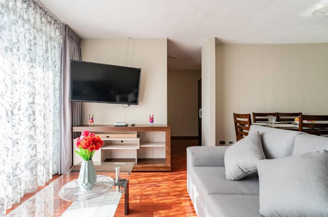 Apartamentos Estela En Alameda Colonial - 5Km Aeropuerto Jorge Chavez Lima Zewnętrze zdjęcie