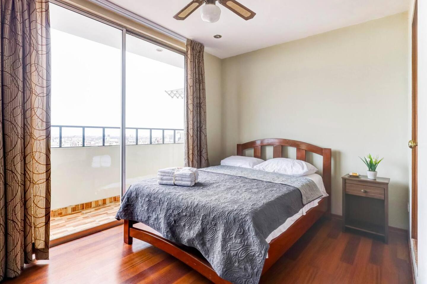 Apartamentos Estela En Alameda Colonial - 5Km Aeropuerto Jorge Chavez Lima Zewnętrze zdjęcie